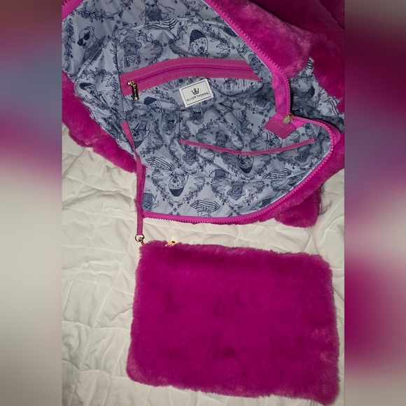 OLIVER THOMAS: Vegan Fluffy Fur Raspberry Tote & Matching Clip-on Interior Pouch - Picture 12 of 16